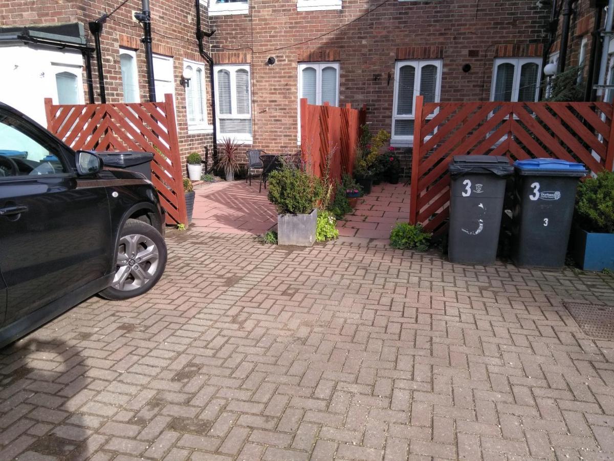 Apartment With Outside Patio And Car Space Durham Exteriér fotografie